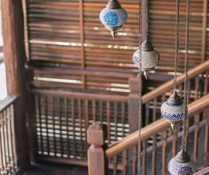 Hotelli Nightbazaar Inn