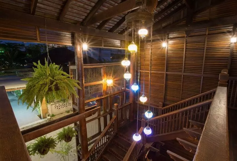 Hotelli Nightbazaar Inn