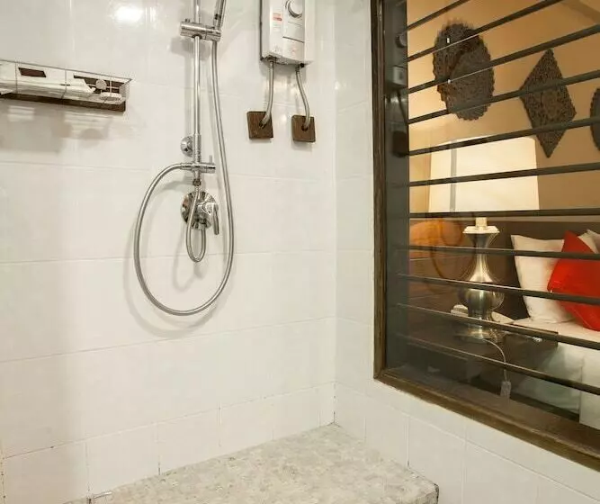 Hotelli Nightbazaar Inn