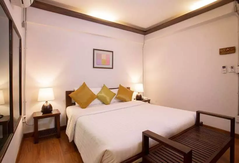 Hotelli Nightbazaar Inn