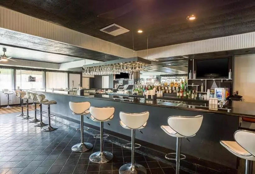 ホテル Fairmount Inn & Suites   Stroudsburg, Poconos