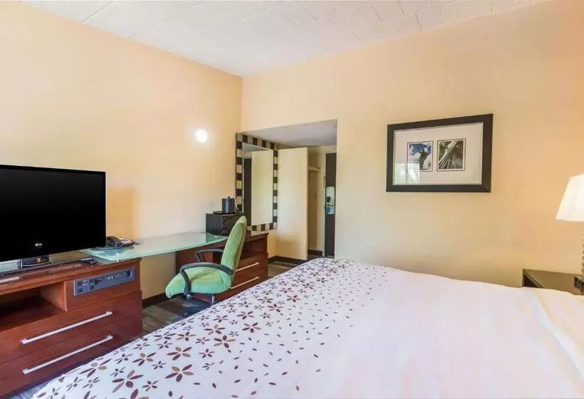ホテル Fairmount Inn & Suites   Stroudsburg, Poconos