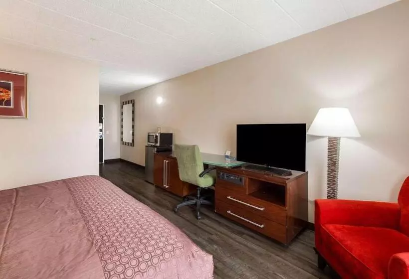 ホテル Fairmount Inn & Suites   Stroudsburg, Poconos