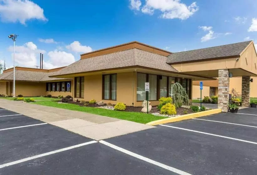 ホテル Fairmount Inn & Suites   Stroudsburg, Poconos