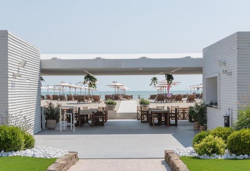 Отель Villa Regina Marepineta Resort