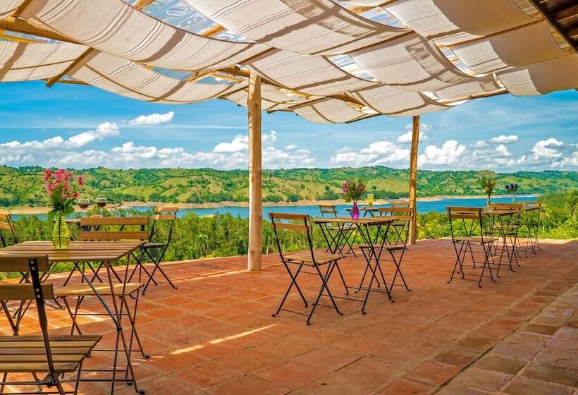 هتل Villas Del Lago Lake Resort & Campground