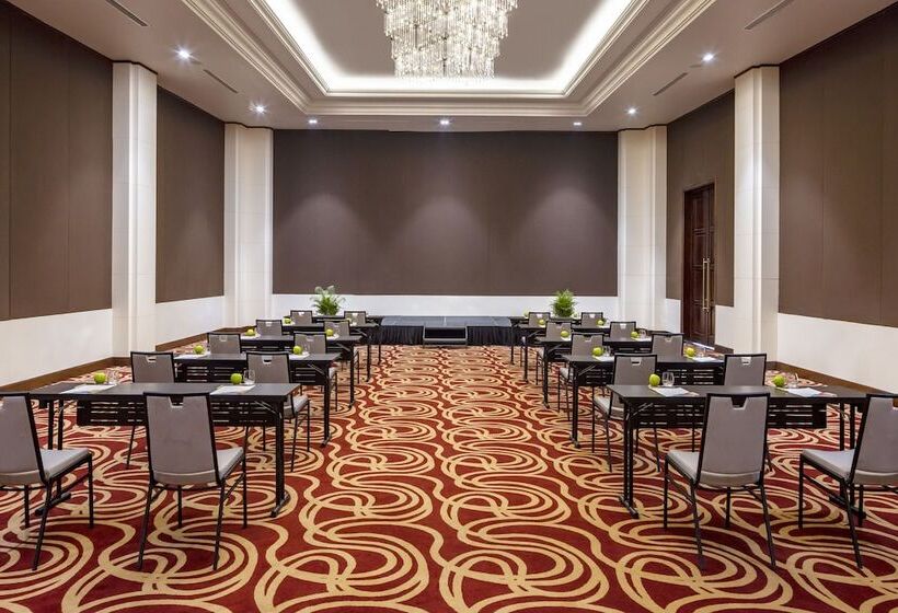 هتل Melia Vinpearl Cua Hoi Beach Resort