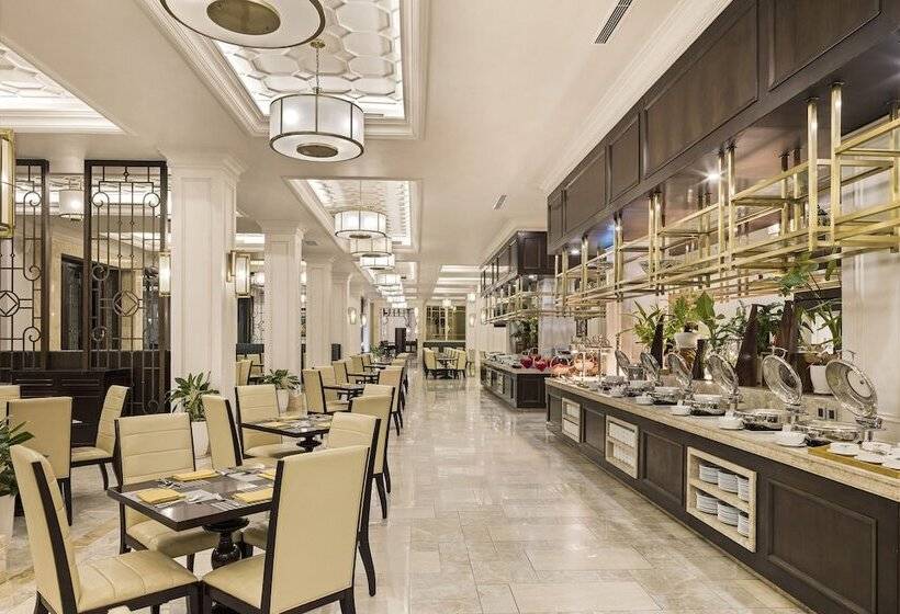 هتل Melia Vinpearl Cua Hoi Beach Resort