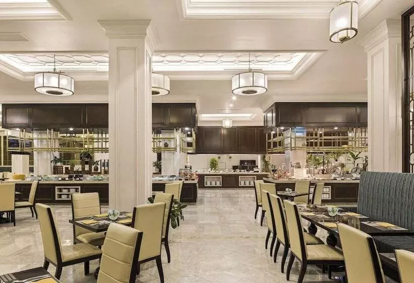 هتل Melia Vinpearl Cua Hoi Beach Resort