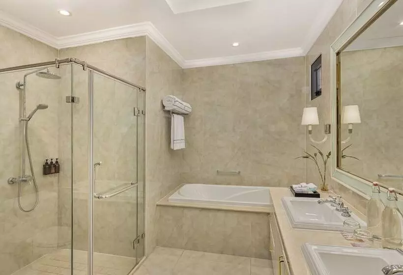هتل Melia Vinpearl Cua Hoi Beach Resort