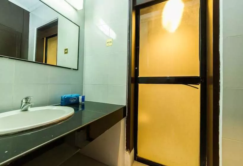 ホテル Airy Ratu Indah Ratulangi 17 Makassar