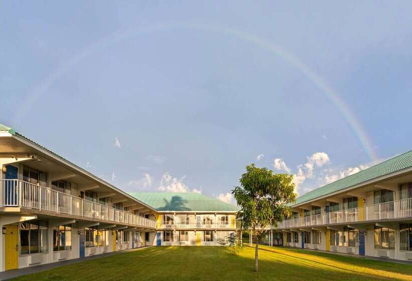 ホテル Days Inn By Wyndham Fort Pierce Midtown