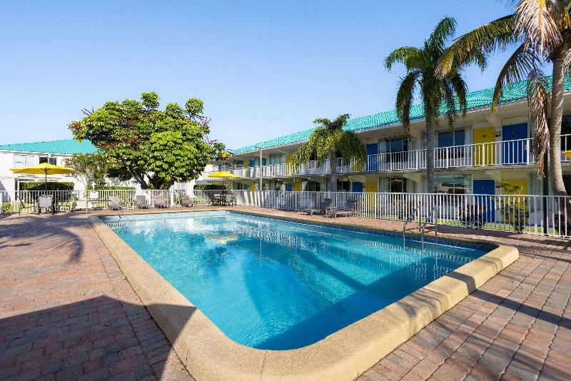 ホテル Days Inn By Wyndham Fort Pierce Midtown