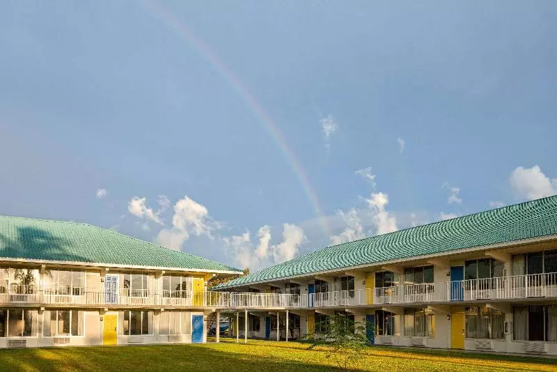 ホテル Days Inn By Wyndham Fort Pierce Midtown