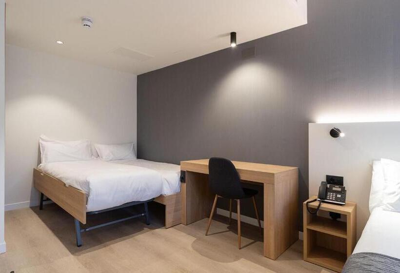 هتل Distrito Oeste