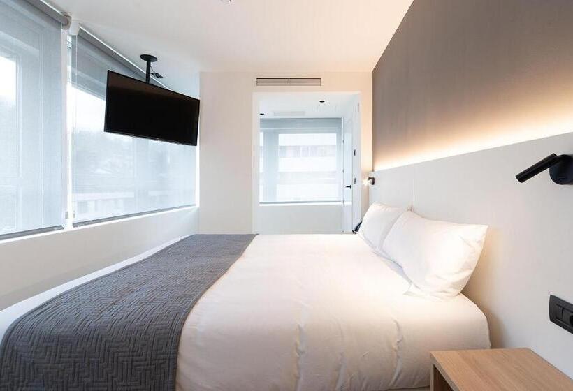 هتل Distrito Oeste