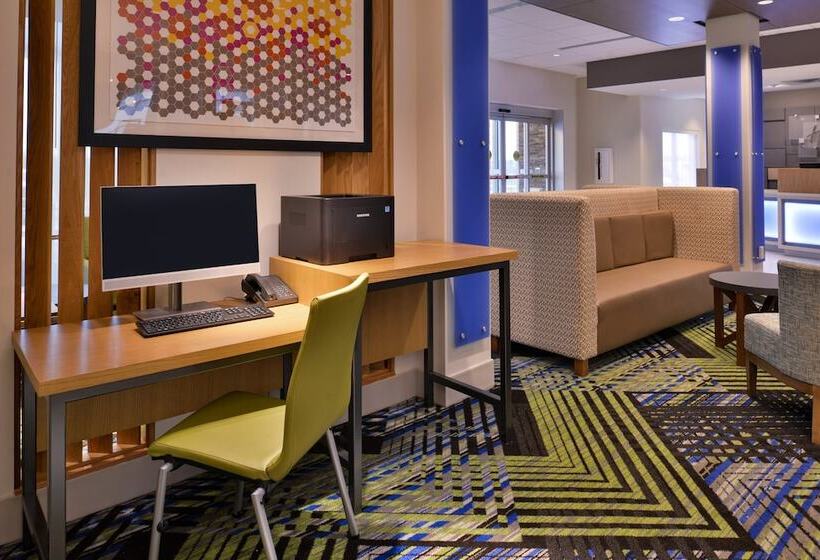 호텔 Holiday Inn Express & Suites Marshalltown, An Ihg