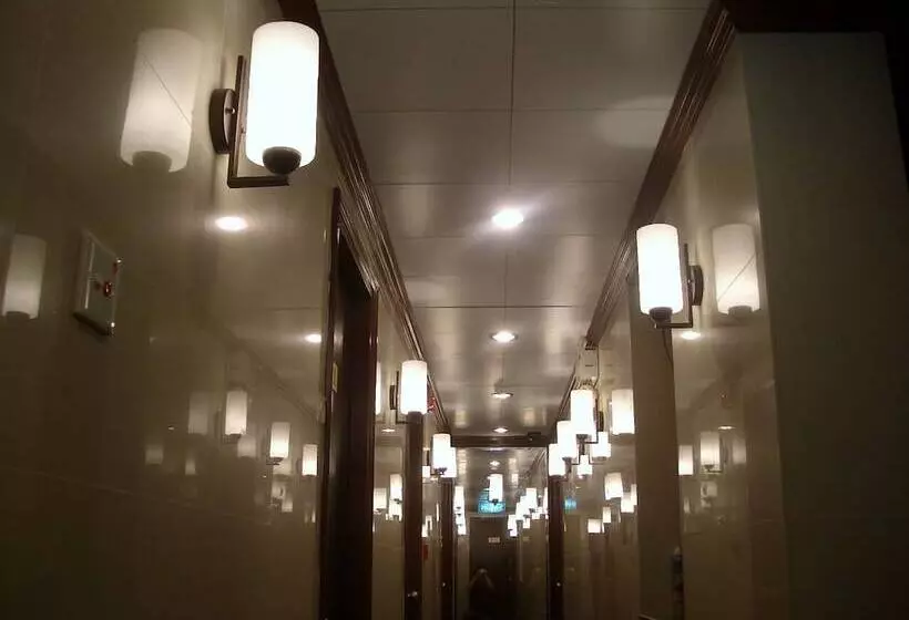 هتل Oriental Pearl Budget