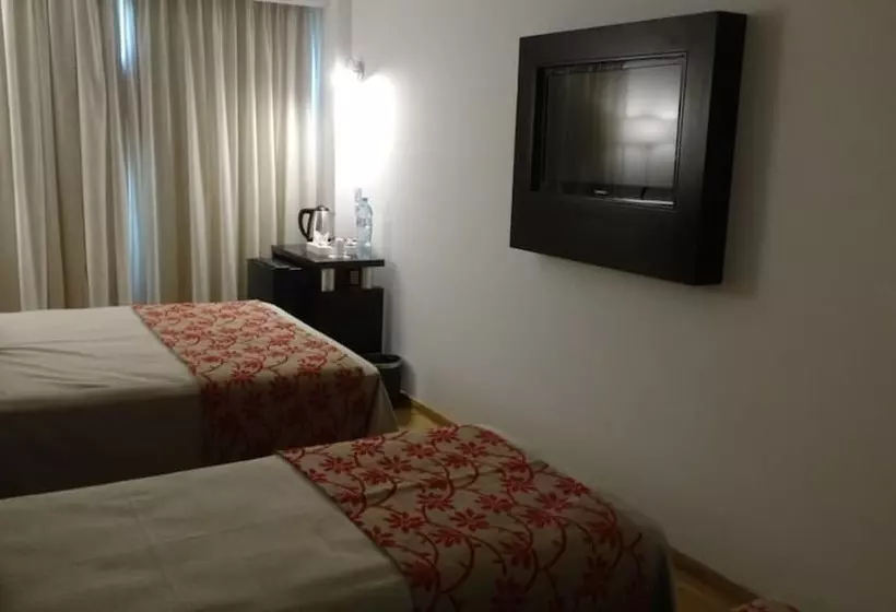 هتل Palermo Bridge