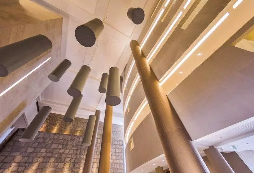 Vogal Luxury Beach Hotel & Spa