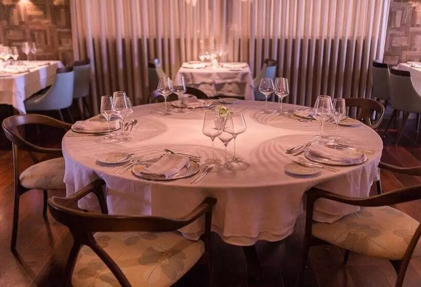 Vogal Luxury Beach Hotel & Spa