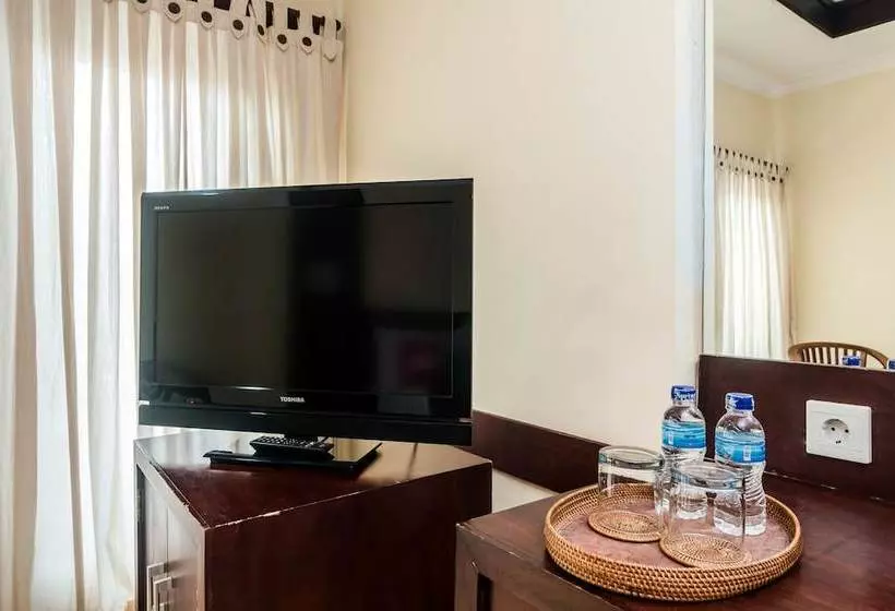 ホテル Zen Rooms Legian Melasti