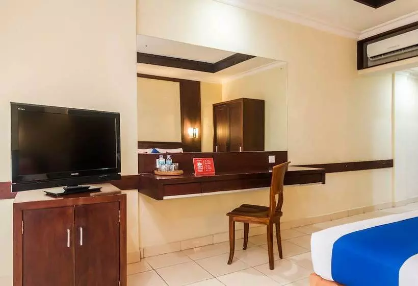 ホテル Zen Rooms Legian Melasti
