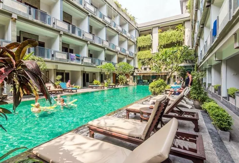 ホテル Zen Rooms Legian Melasti