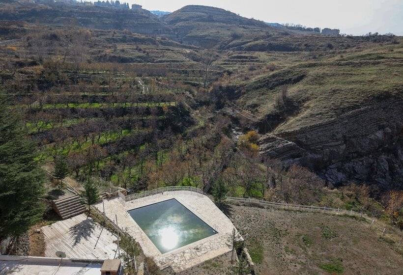 تختخواب و صبحانه Chateau Deau Faraya