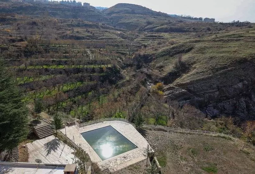 تختخواب و صبحانه Chateau Deau Faraya