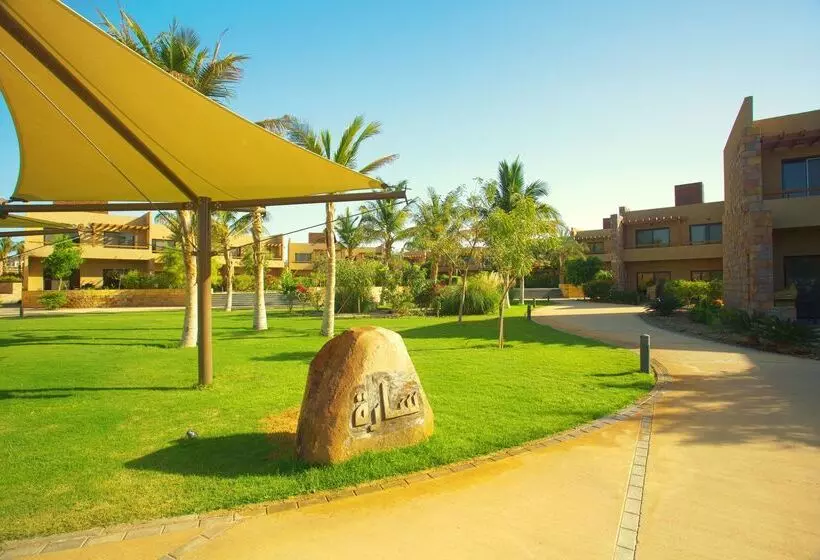 هتل Golden Tulip Sharma Resort