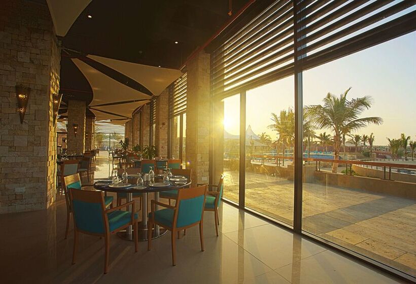 هتل Golden Tulip Sharma Resort