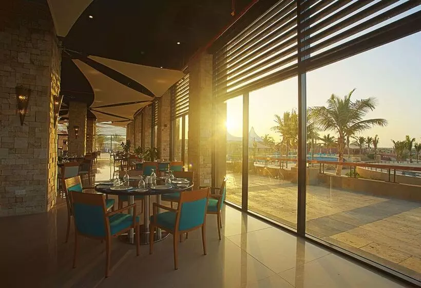 هتل Golden Tulip Sharma Resort