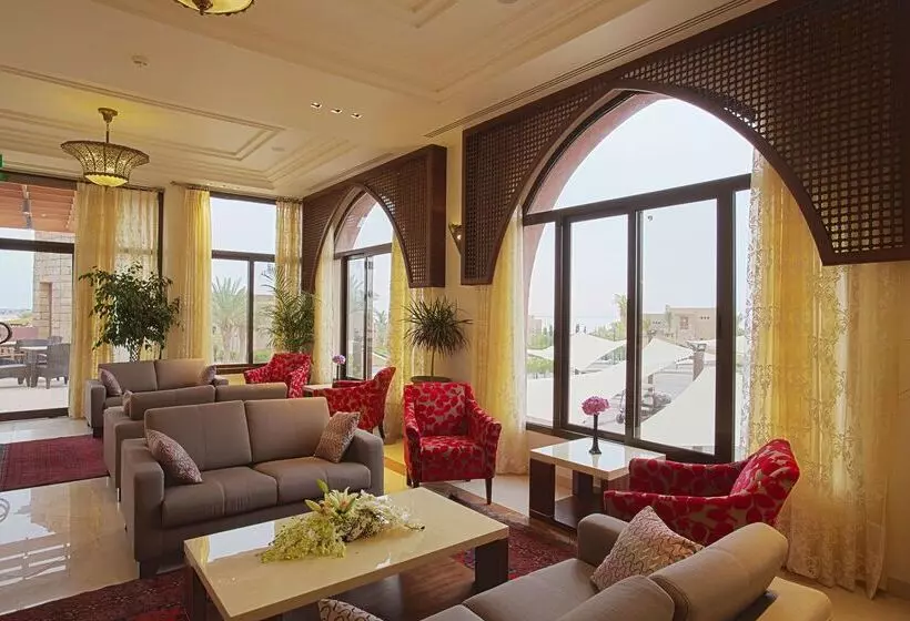 هتل Golden Tulip Sharma Resort