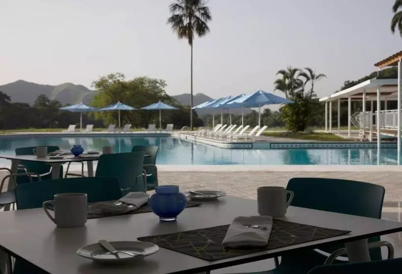 هتل Marriott Maracay Golf Resort