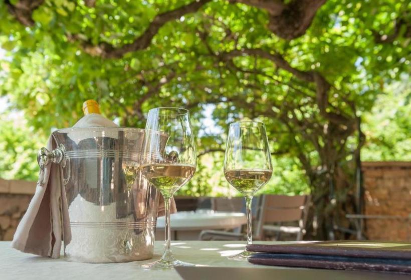 ホテル Restaurant Emile Job