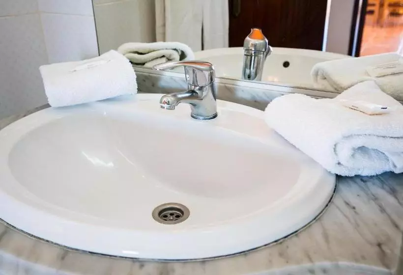 Al Tarik Praia Apartamentos