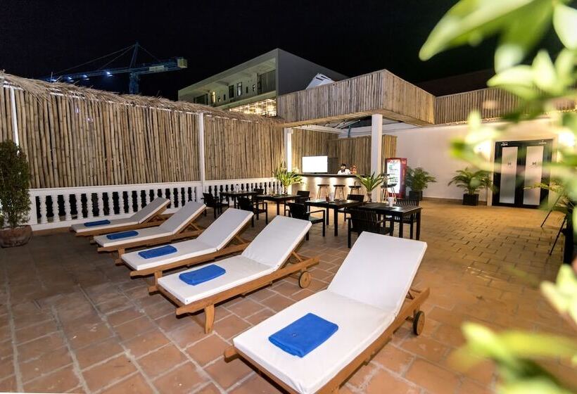 בית מלון כפרי De L Homme