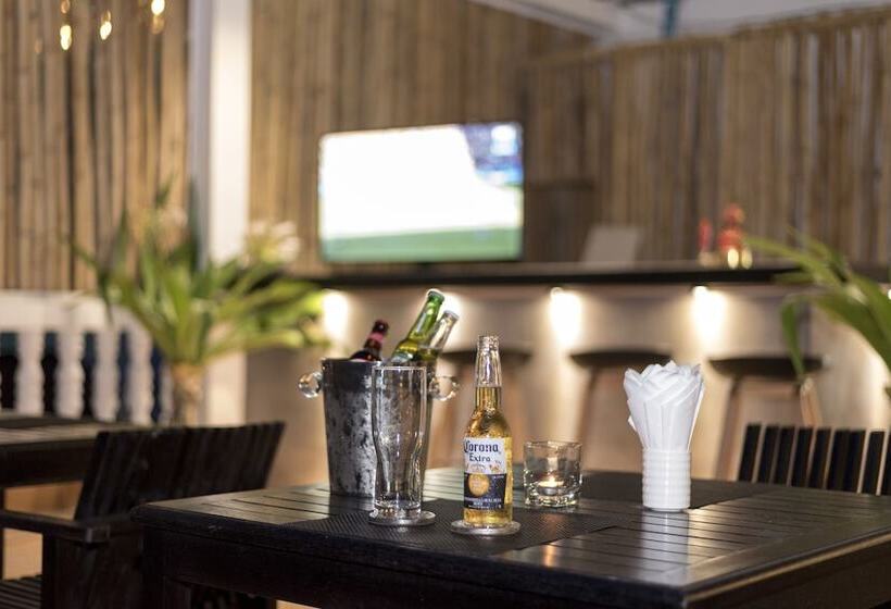 בית מלון כפרי De L Homme