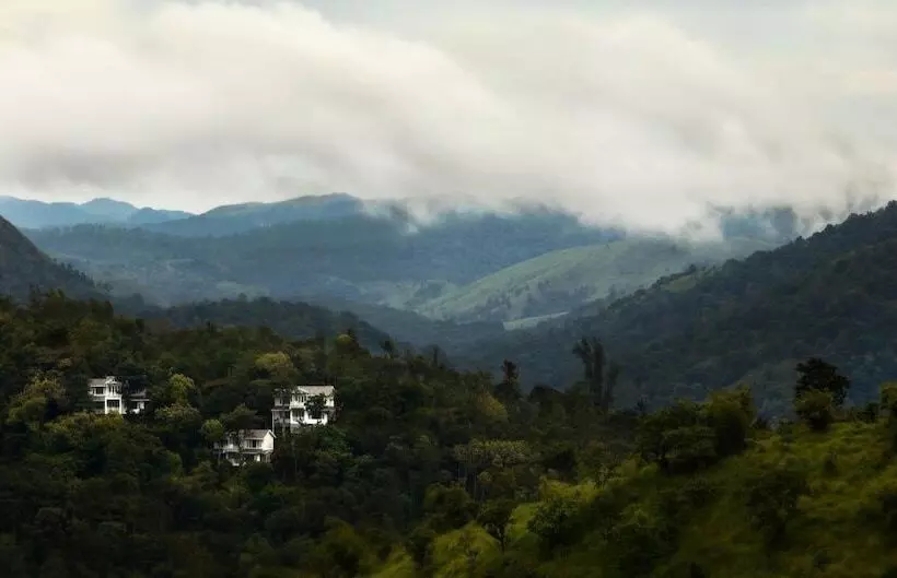 Hotelli Hills & Hues