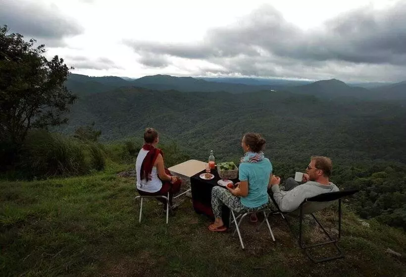 Hotelli Hills & Hues