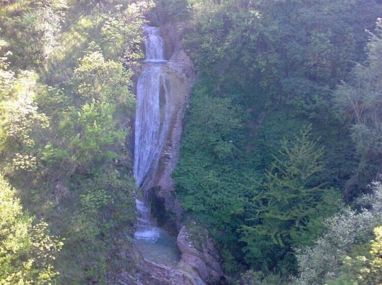 בית מלון כפרי Montenerone