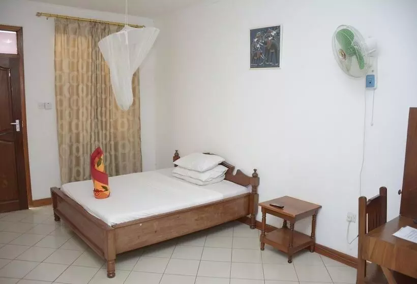 Keys Hotel Mbokomu Branch