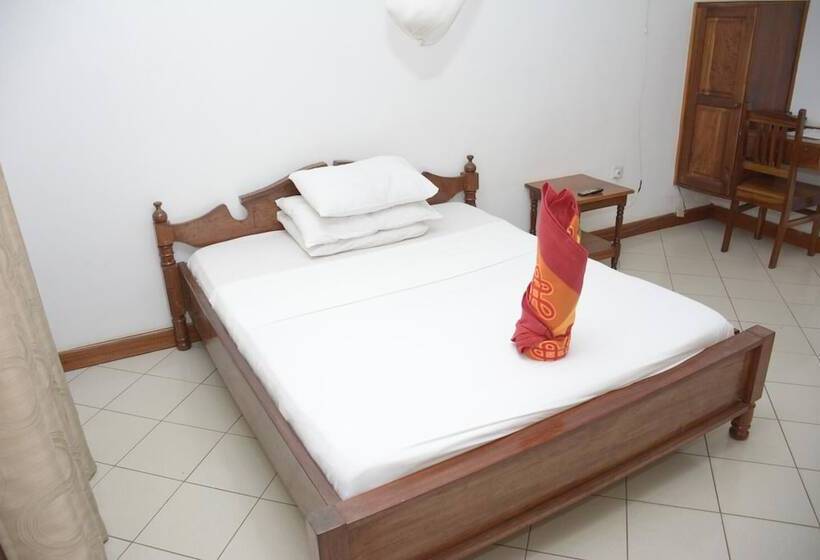 Keys Hotel Mbokomu Branch