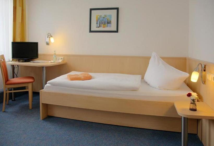 Пансион Adler Hotel Delitzsch