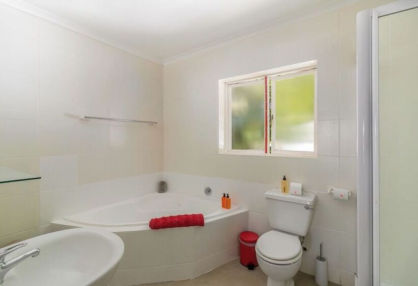 פנסיון African Breeze Guest House