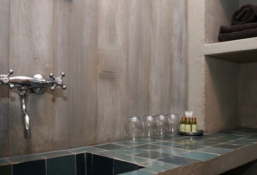 پانسیون Guesthouse Fleur De Lis