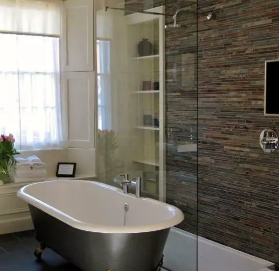 Majatalo No 5 Pilmour