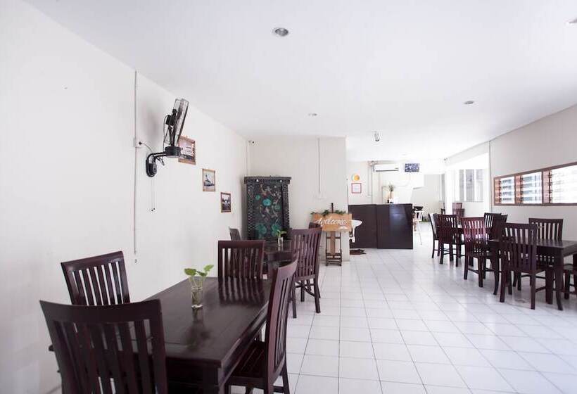 بنسيون Reddoorz Plus Near Galaxy Mall