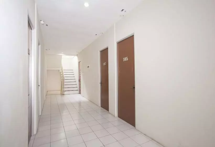 Majatalo Reddoorz Plus Near Galaxy Mall